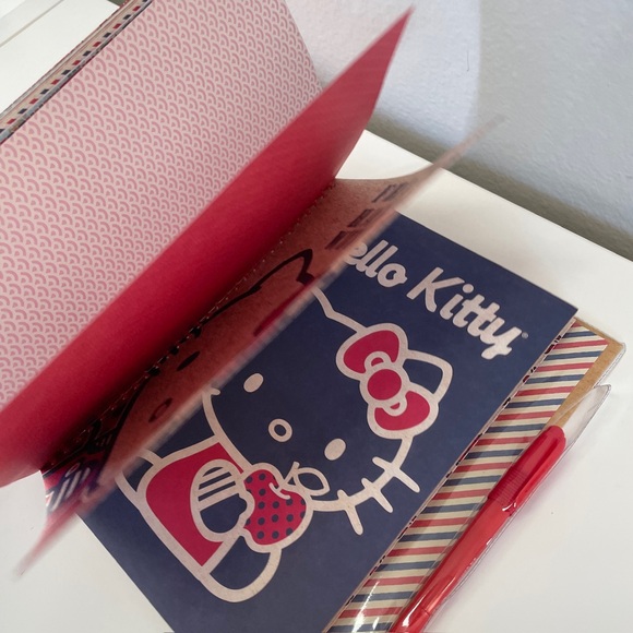 Sanrio HK Places I Like to Travel Journal - Picture 13 of 16